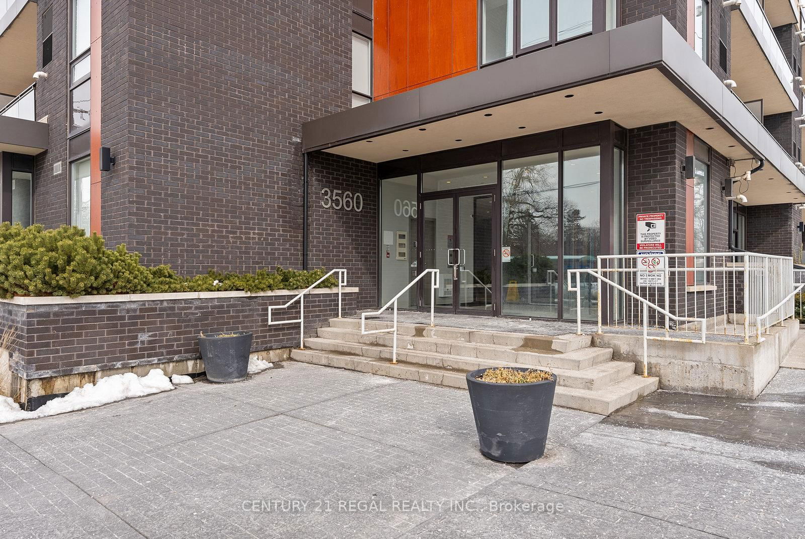 3560 st clair Ave E, unit 302 for sale