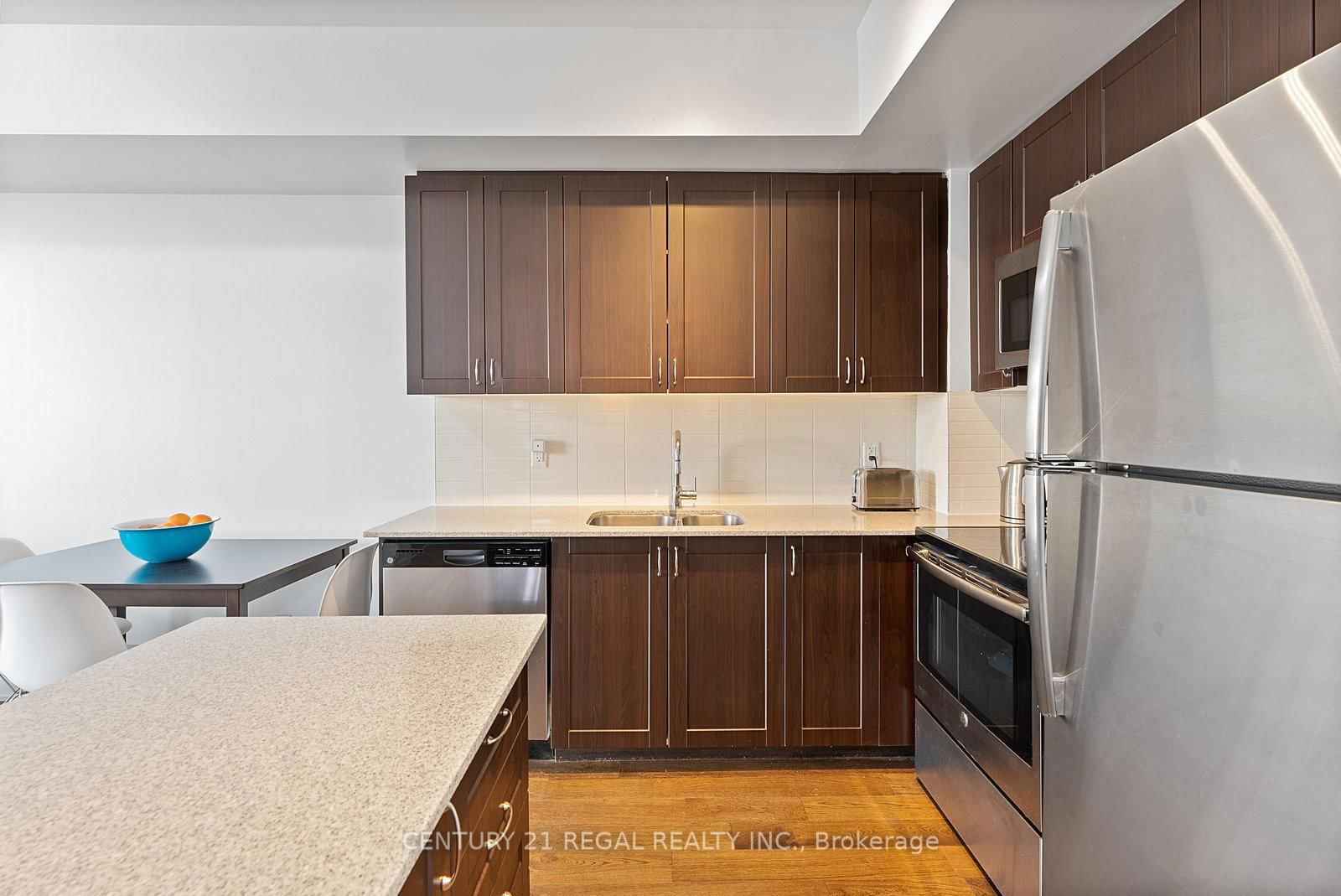 3560 st clair Ave E, unit 302 for sale