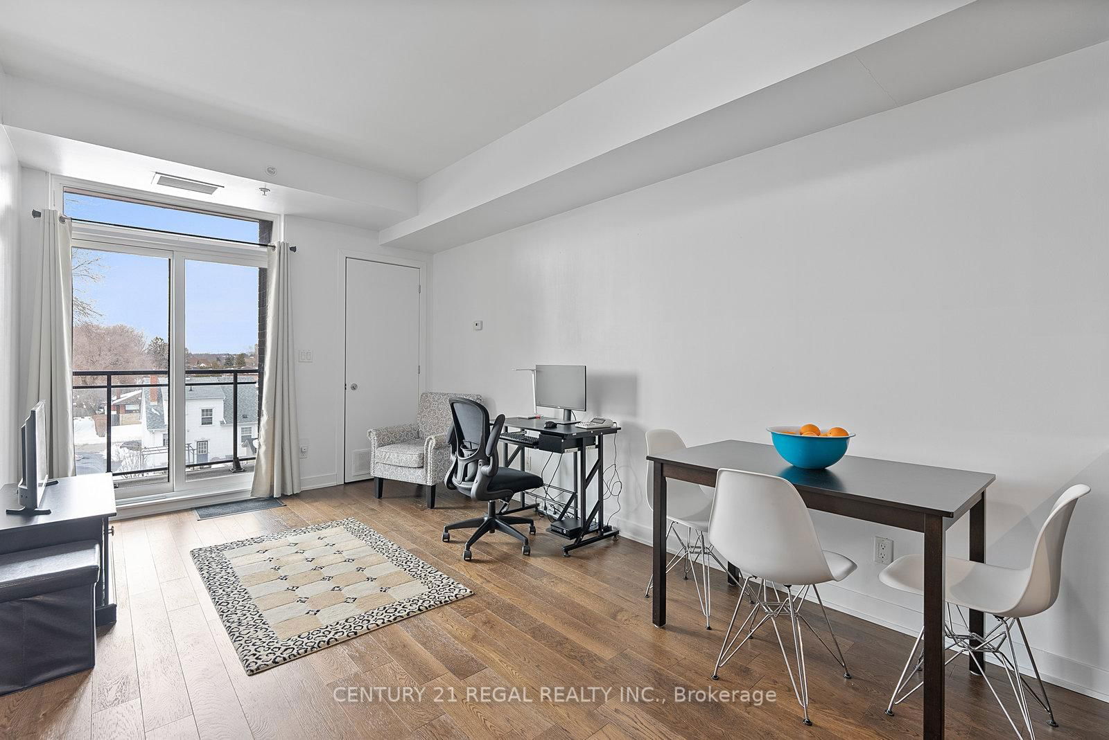 3560 st clair Ave E, unit 302 for sale