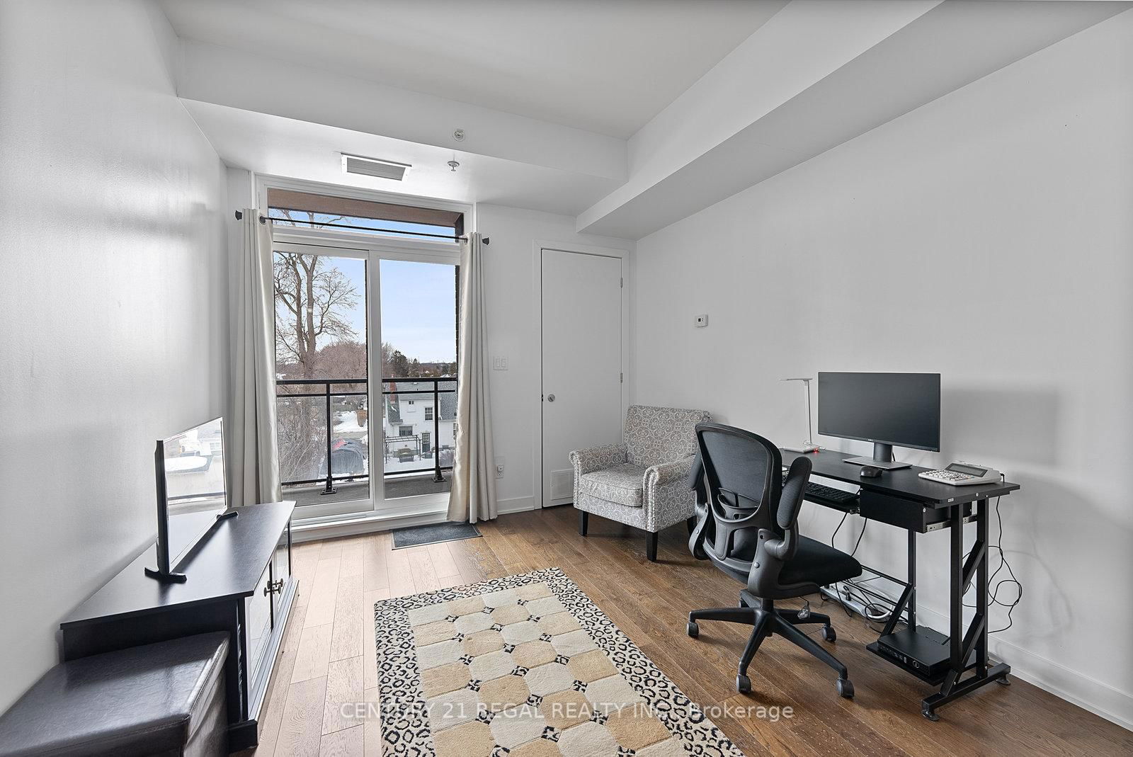 3560 st clair Ave E, unit 302 for sale