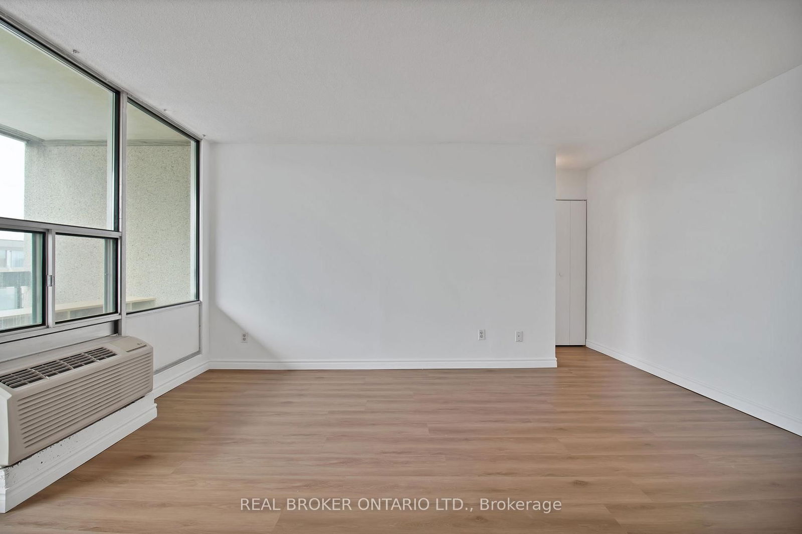 55 William St E, unit 701 for rent