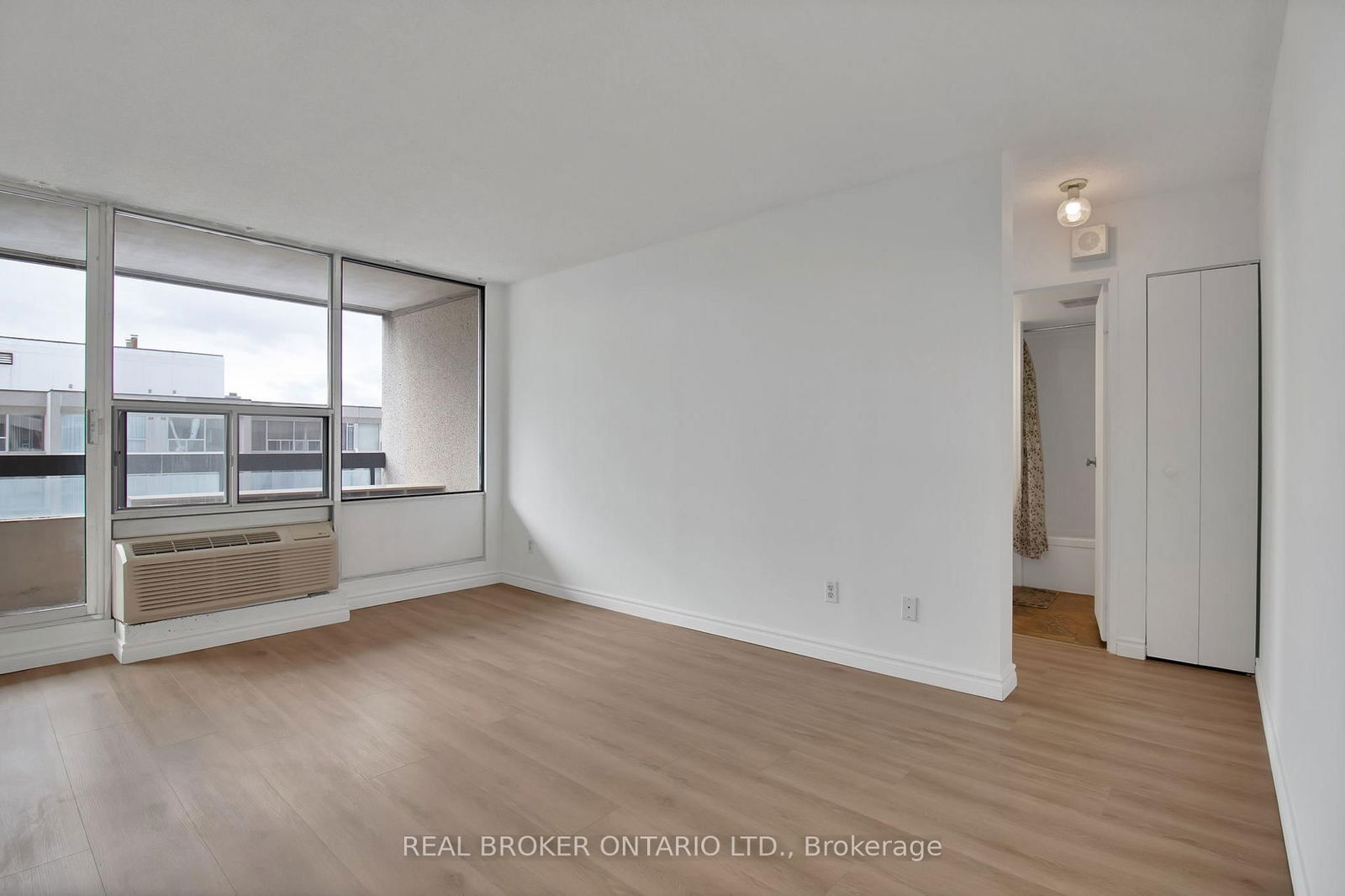 55 William St E, unit 701 for rent