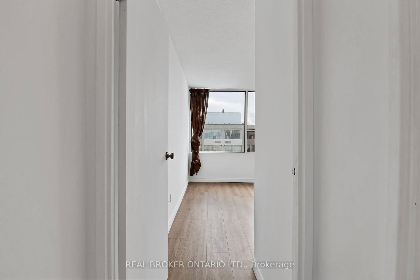 55 William St E, unit 701 for rent