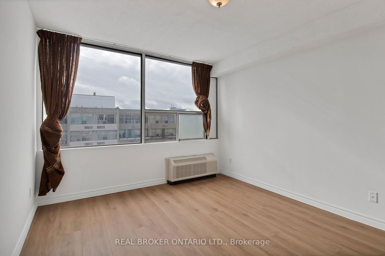 55 William St E, unit 701 for rent