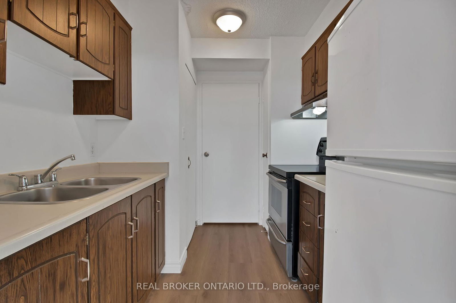 55 William St E, unit 701 for rent