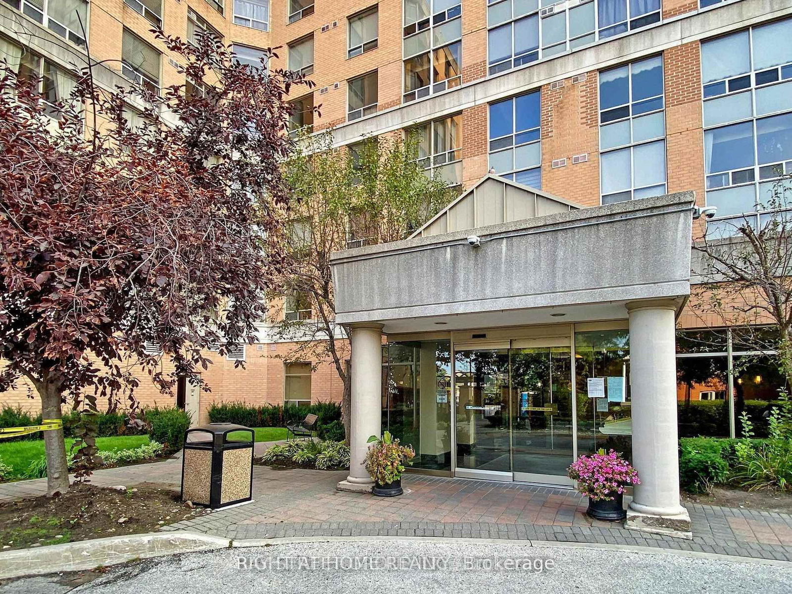 1883 McNicoll Ave, unit 823 for sale