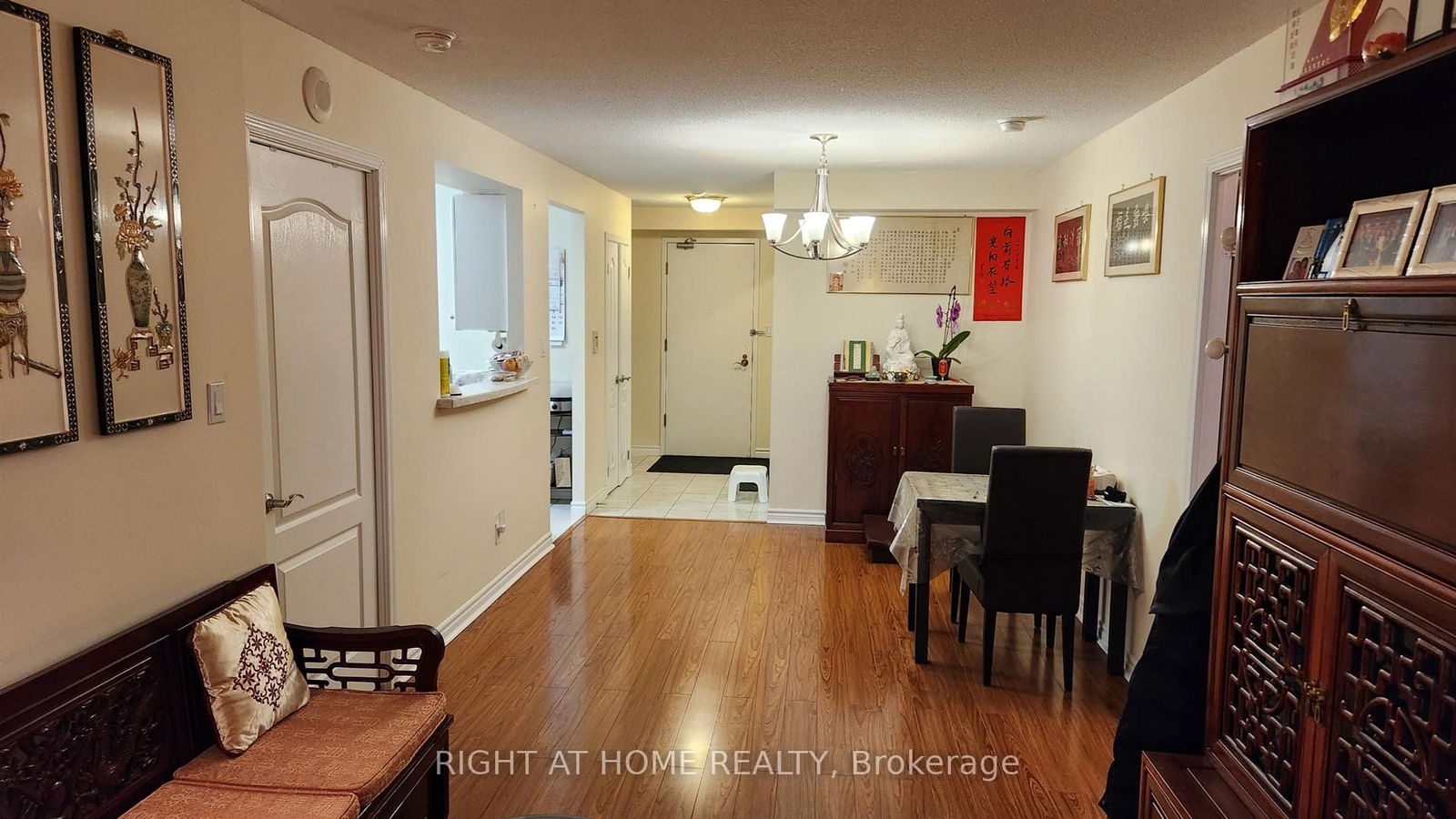 1883 McNicoll Ave, unit 823 for sale