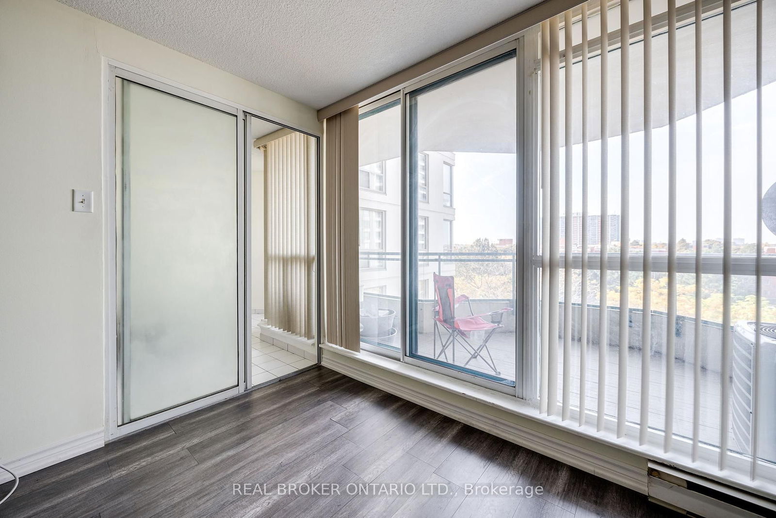 4727 Sheppard Ave E, unit 608 for sale