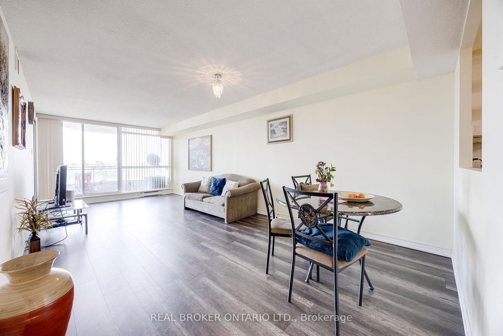 4727 Sheppard Ave E, unit 608 for sale