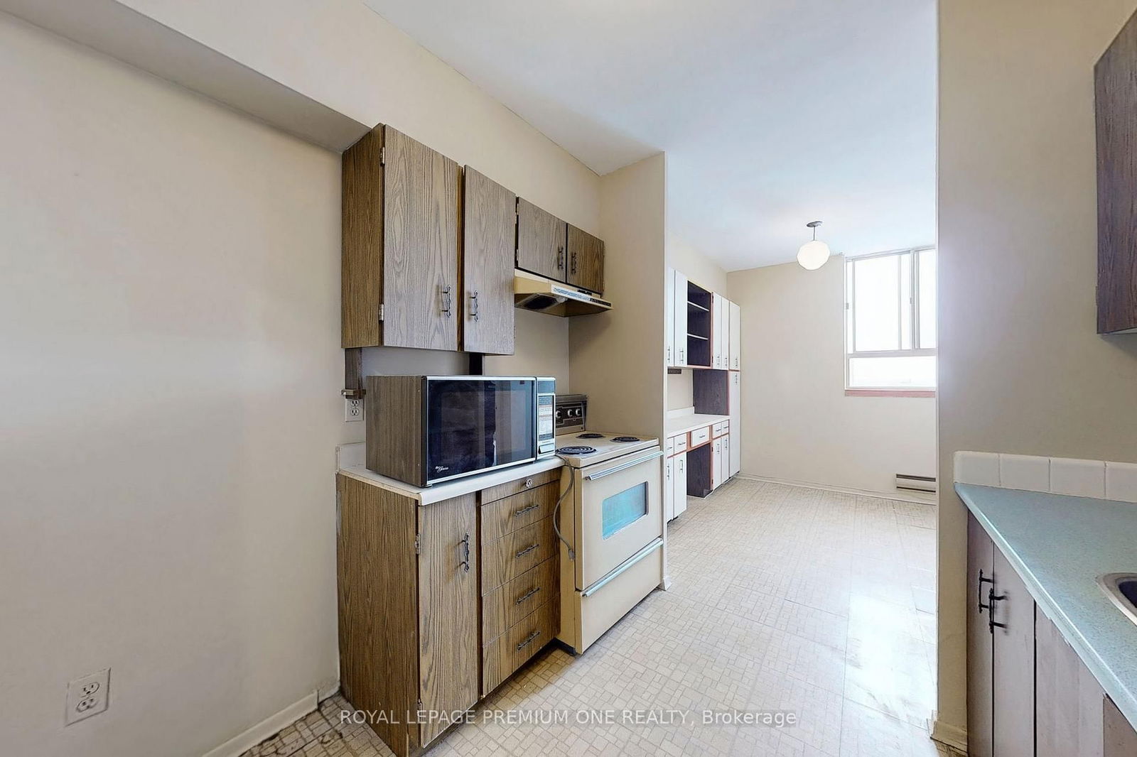 1 Massey Sq, unit PH19 for sale