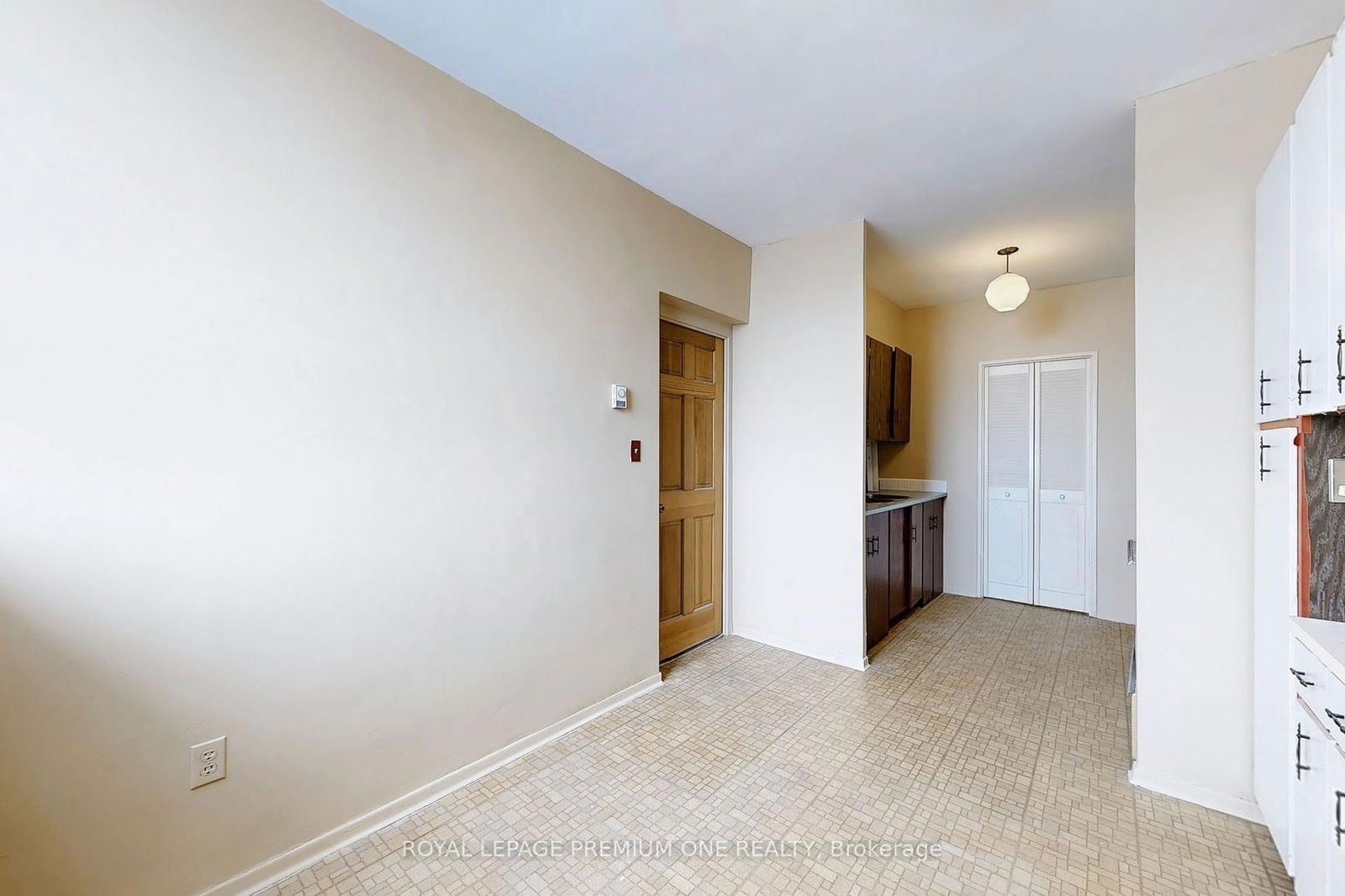 1 Massey Sq, unit PH19 for sale