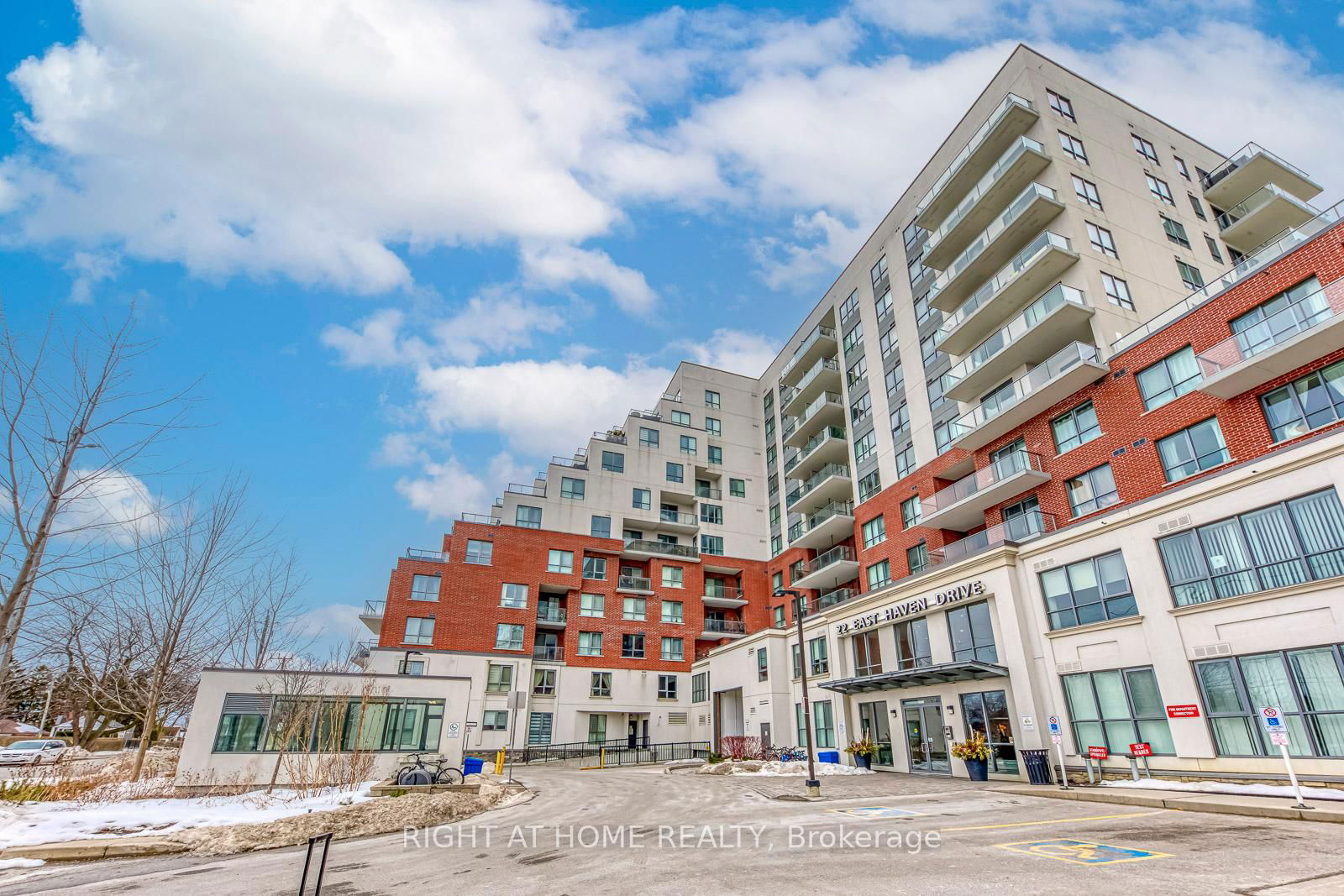 22 East Haven Dr, unit 720 for rent