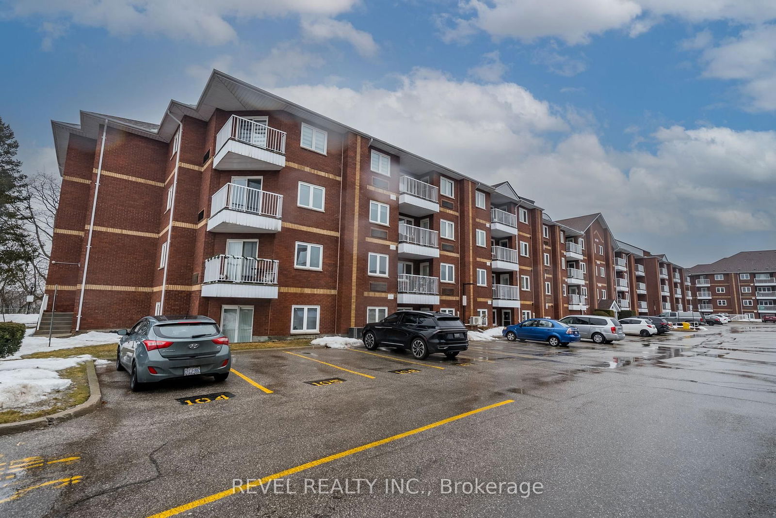 193 Lake Driveway Dr W, unit 309 for sale