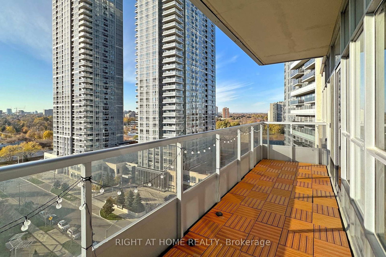 181 Village Green Sq, unit 1218 for sale