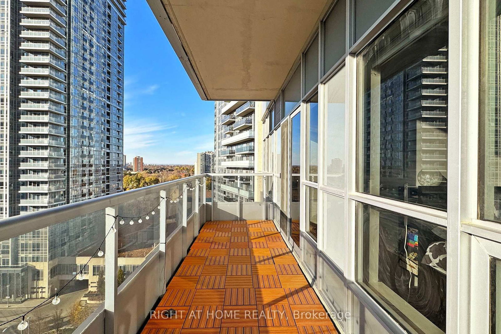 181 Village Green Sq, unit 1218 for sale