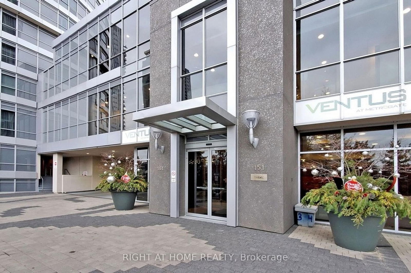 181 Village Green Sq, unit 1218 for sale