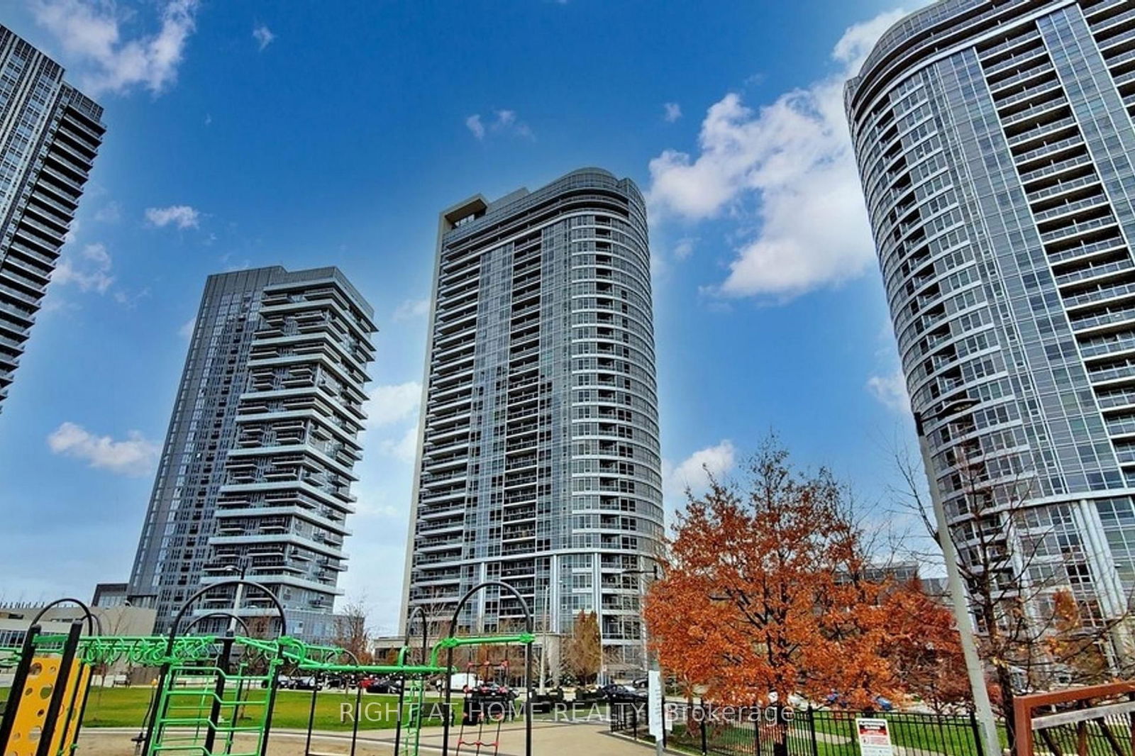 181 Village Green Sq, unit 1218 for sale