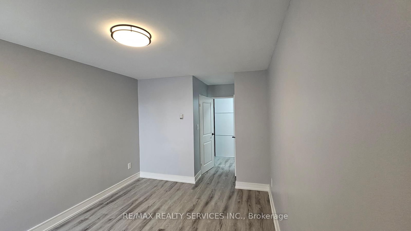 1 Massey Sq, unit 207 for sale