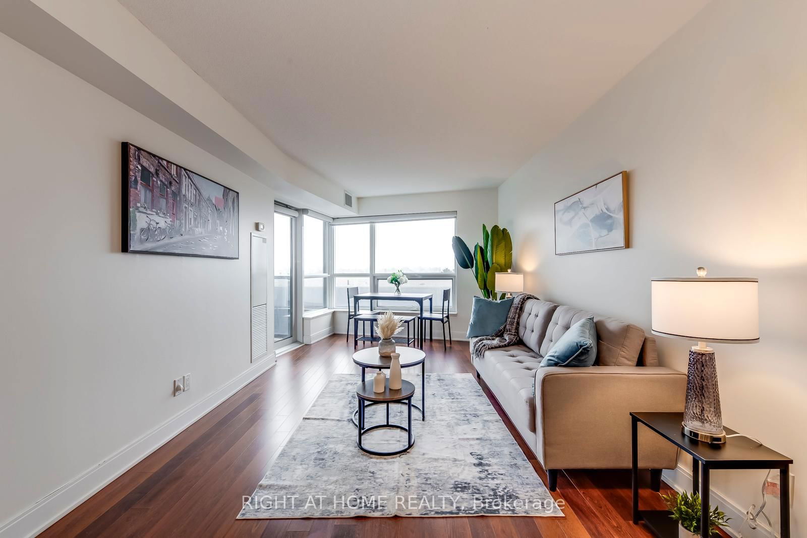 125 Village Green Sq, unit 702 for sale