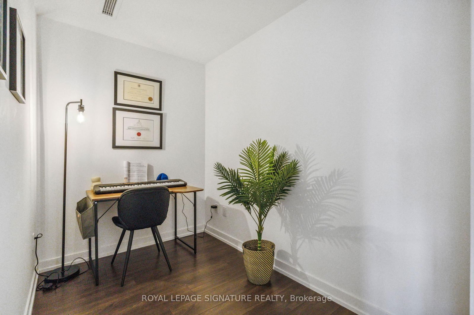 150 Logan Ave, unit 710 for rent