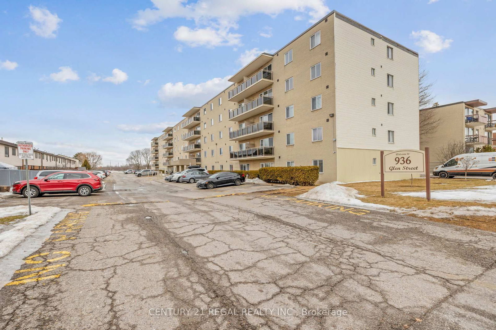 936 Glen St, unit 107 for sale