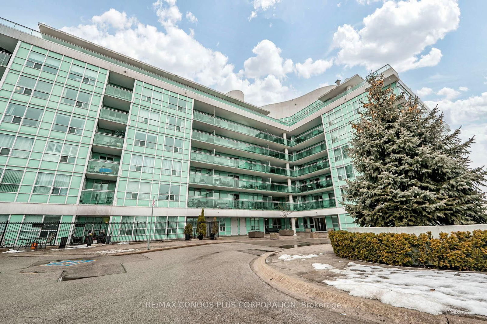 Wilshire on the Green Condos, Scarborough, Toronto