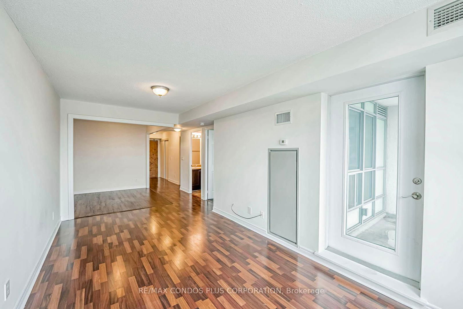 60 Fairfax Cres, unit 227 for sale