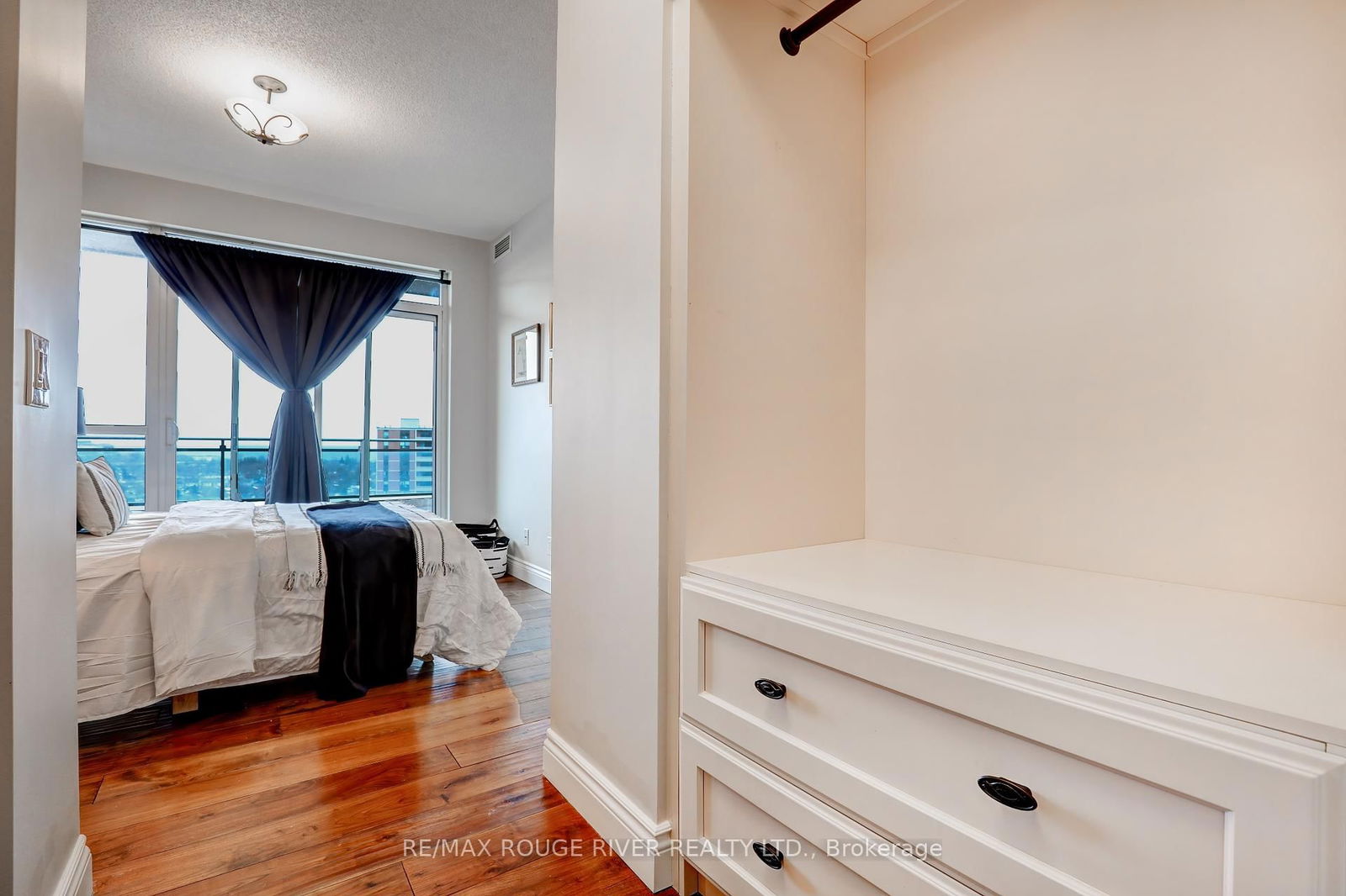 1235 Bayly St, unit 1501 for sale