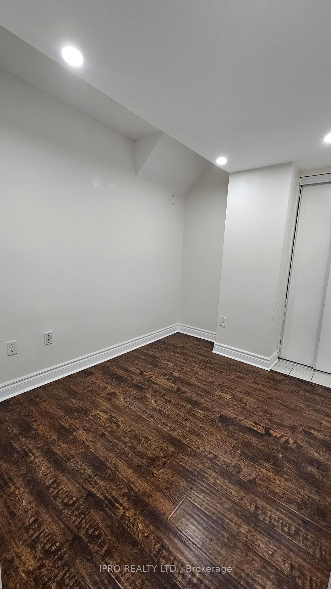 42 Pinery Tr, unit 113 for rent