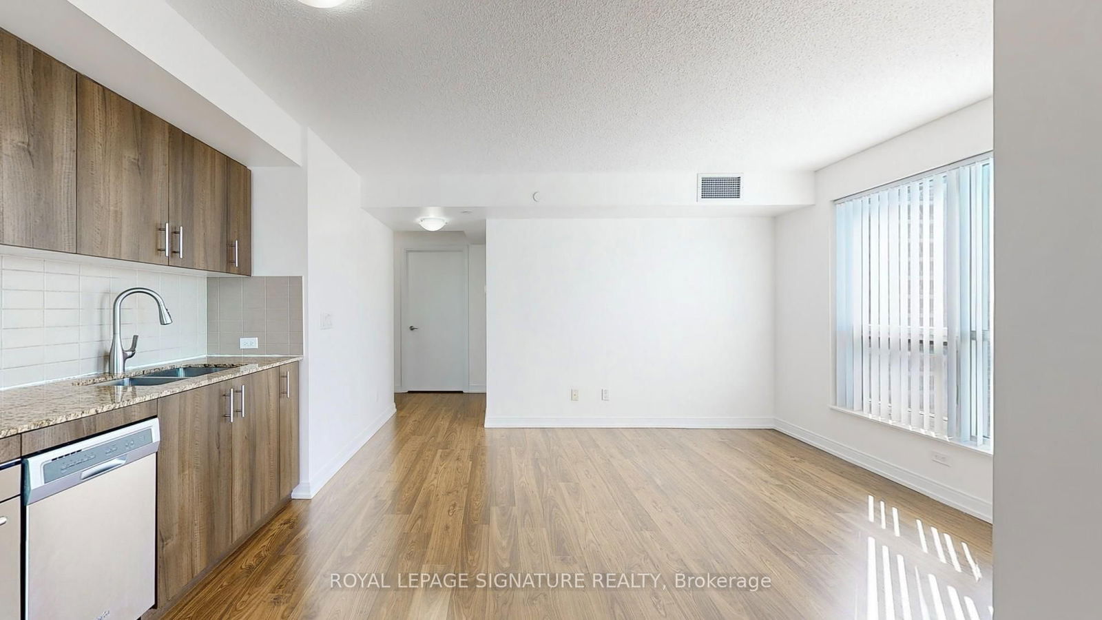 255 Village Green Sq, unit 1403 for rent