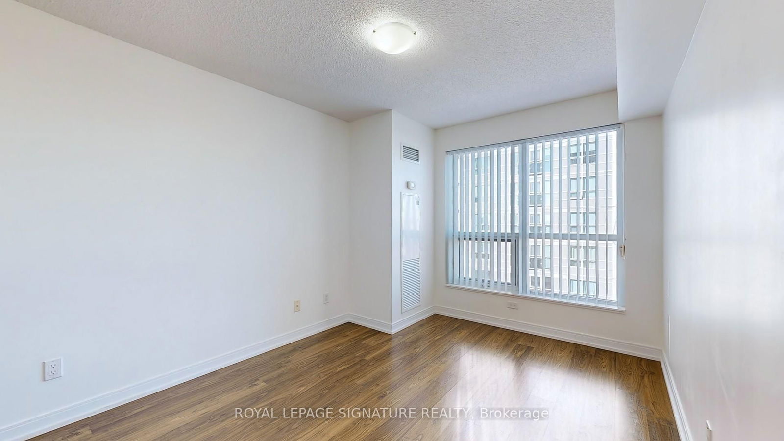 255 Village Green Sq, unit 1403 for rent