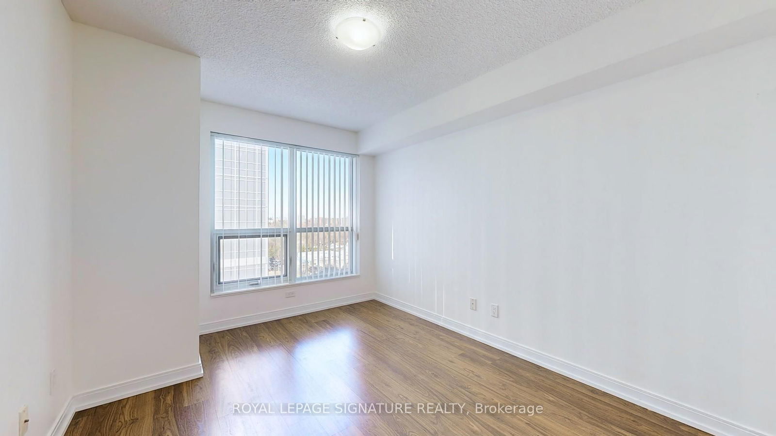 255 Village Green Sq, unit 1403 for rent