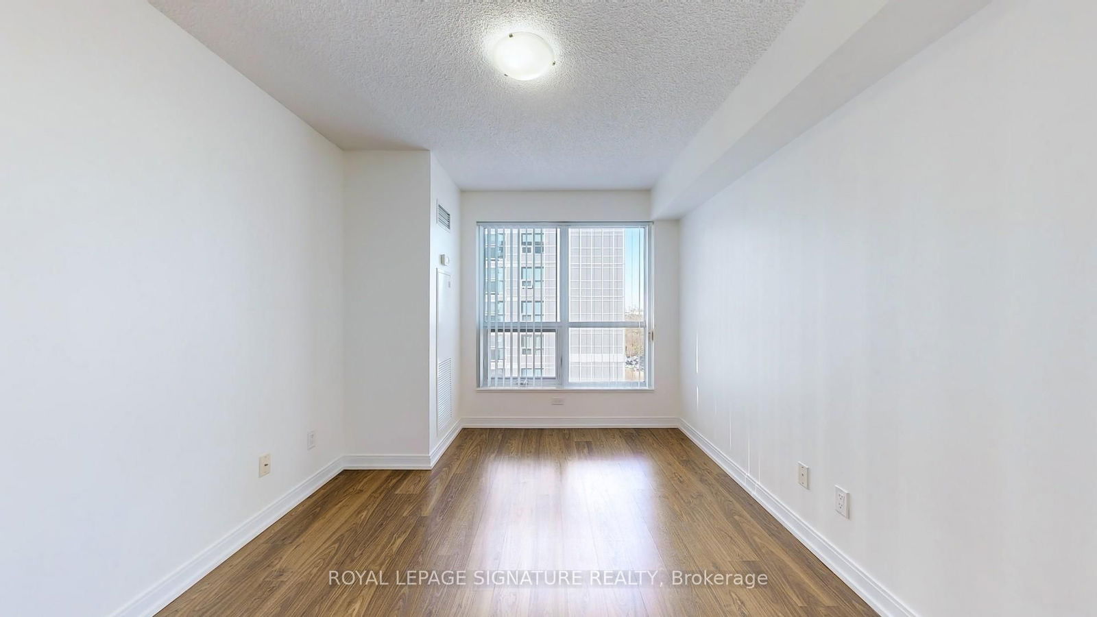 255 Village Green Sq, unit 1403 for rent