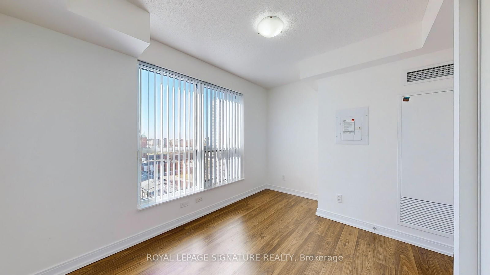 255 Village Green Sq, unit 1403 for rent