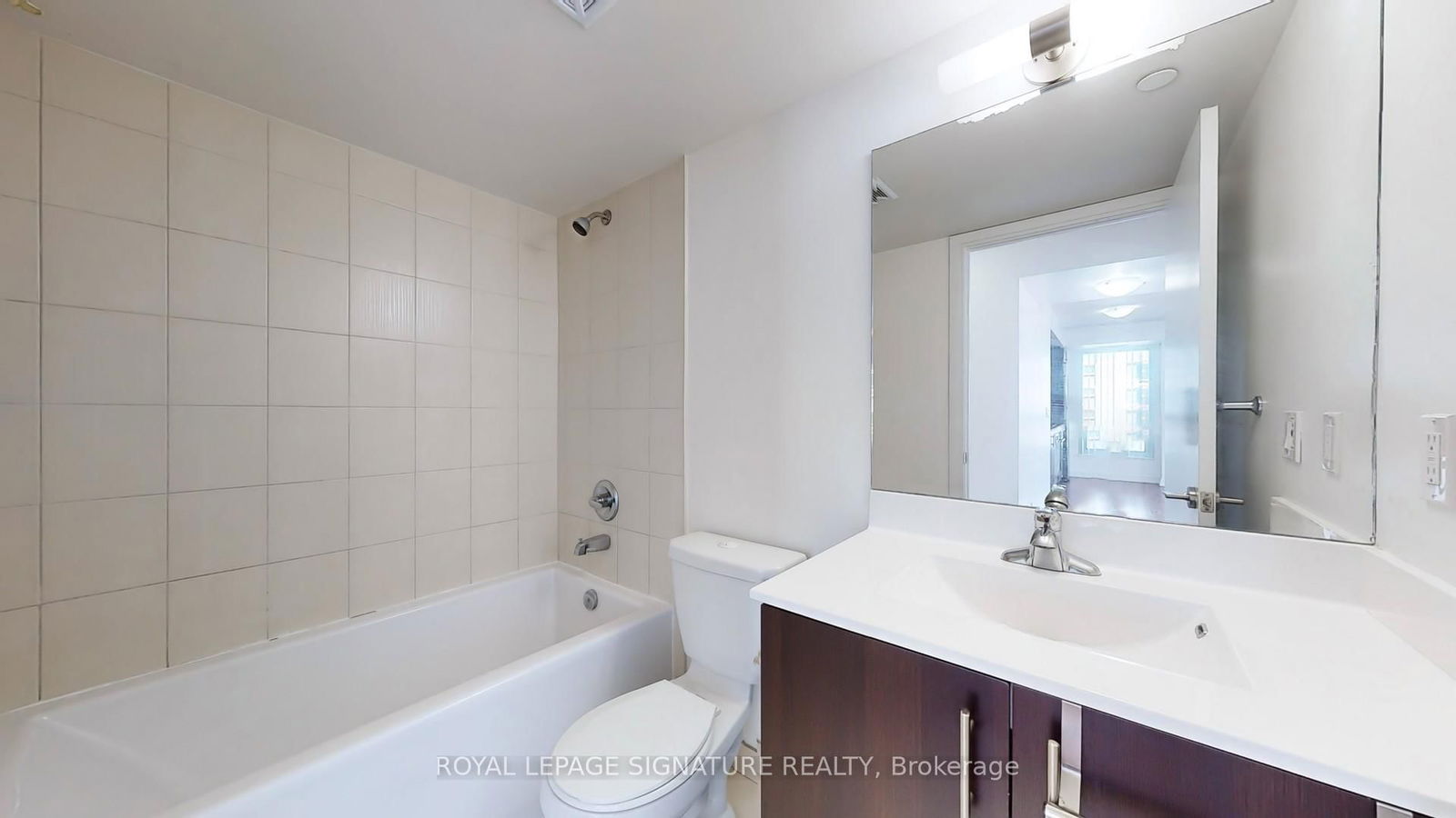 255 Village Green Sq, unit 1403 for rent