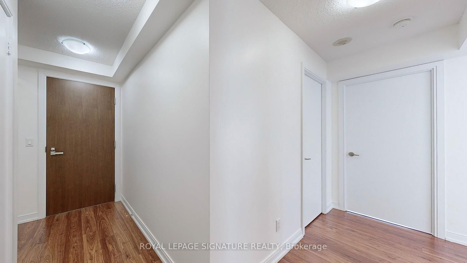 255 Village Green Sq, unit 1403 for rent