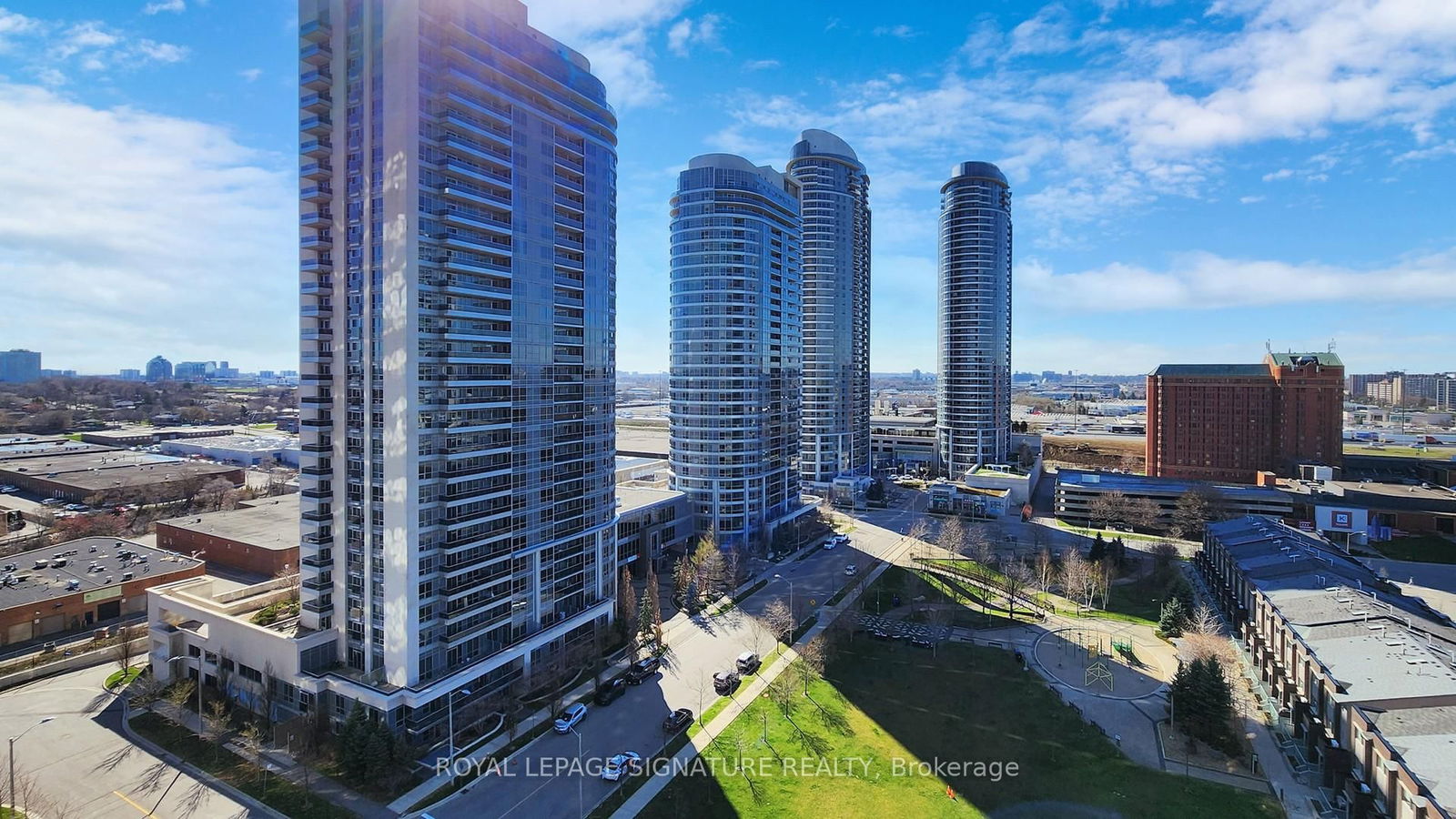 255 Village Green Sq, unit 1403 for rent