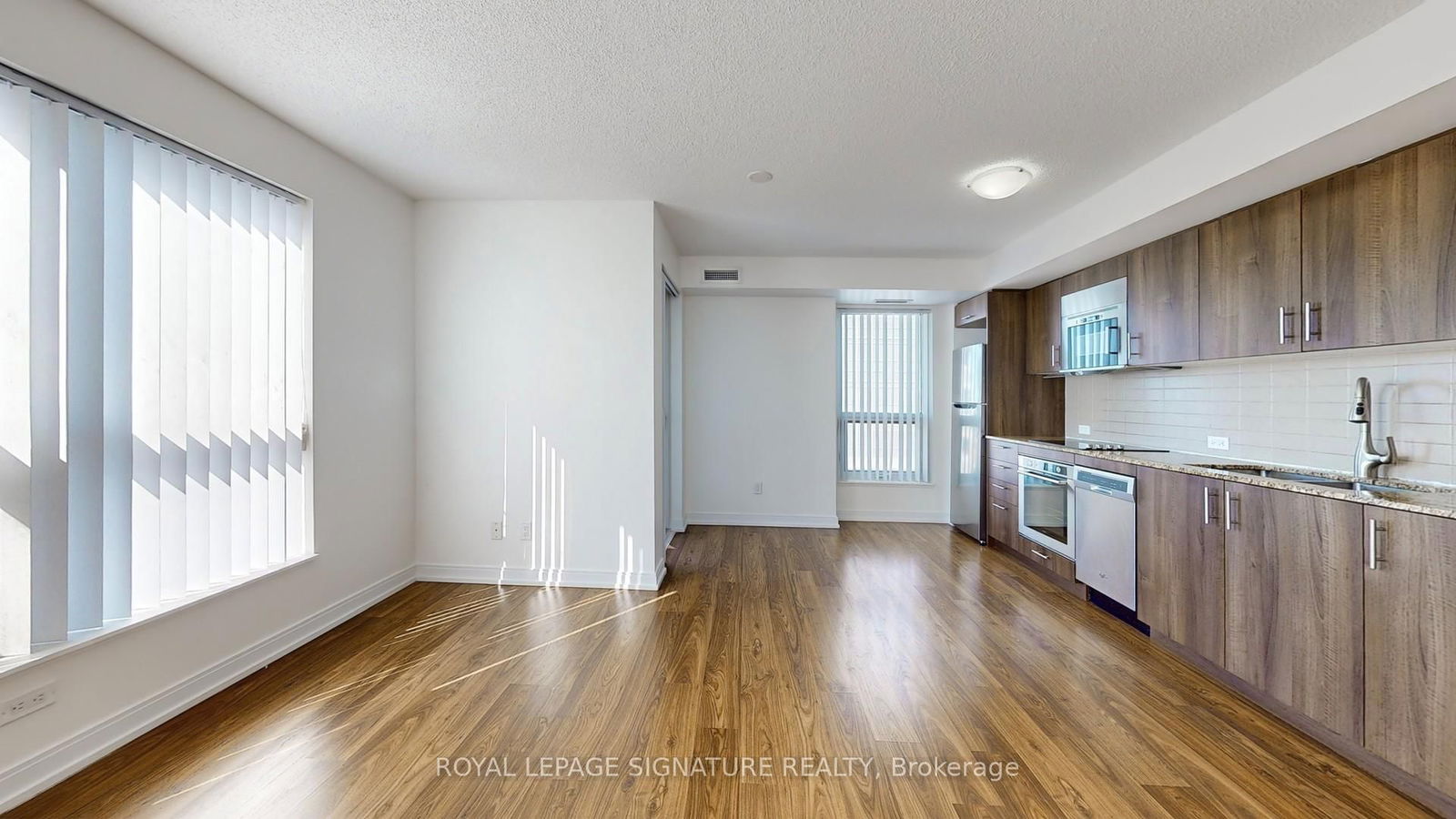 255 Village Green Sq, unit 1403 for rent