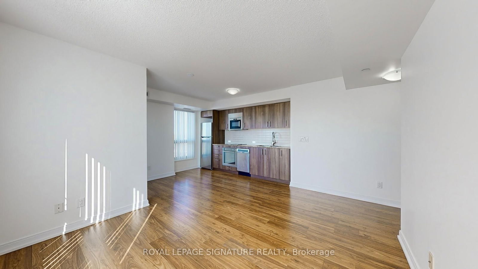 255 Village Green Sq, unit 1403 for rent