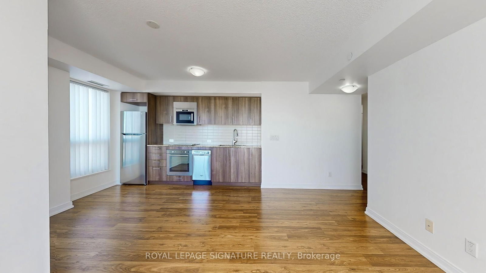 255 Village Green Sq, unit 1403 for rent