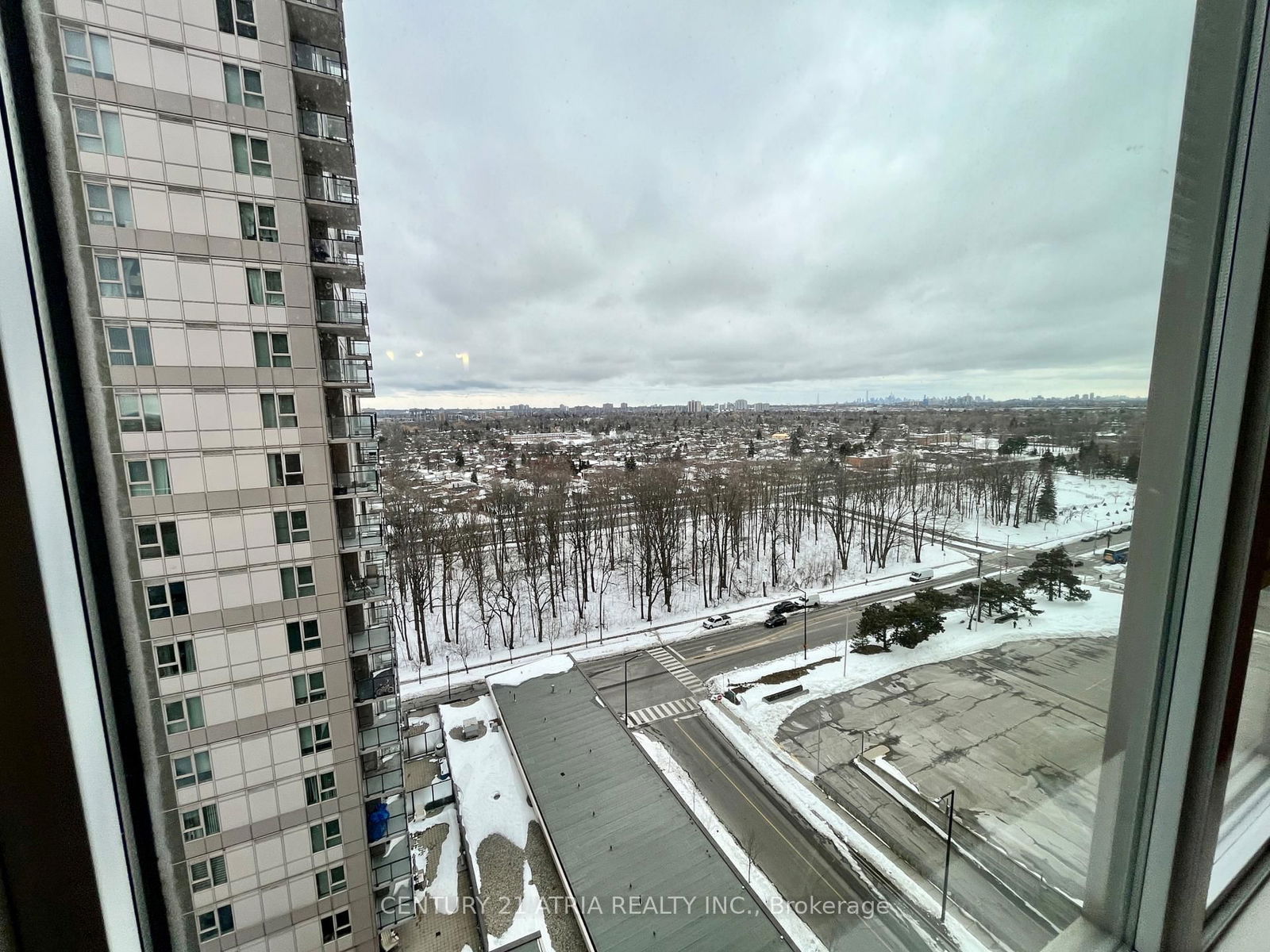 25 Town Centre Crt, unit 1906 for rent