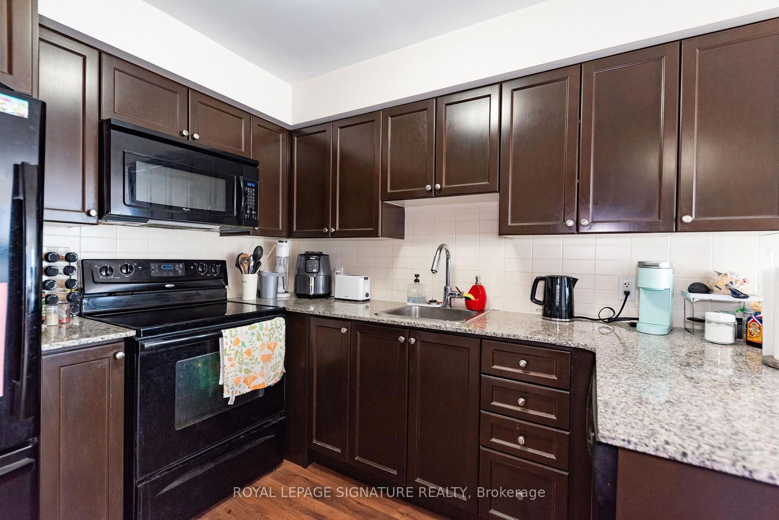 135 Village Green Sq, unit 1423 for sale