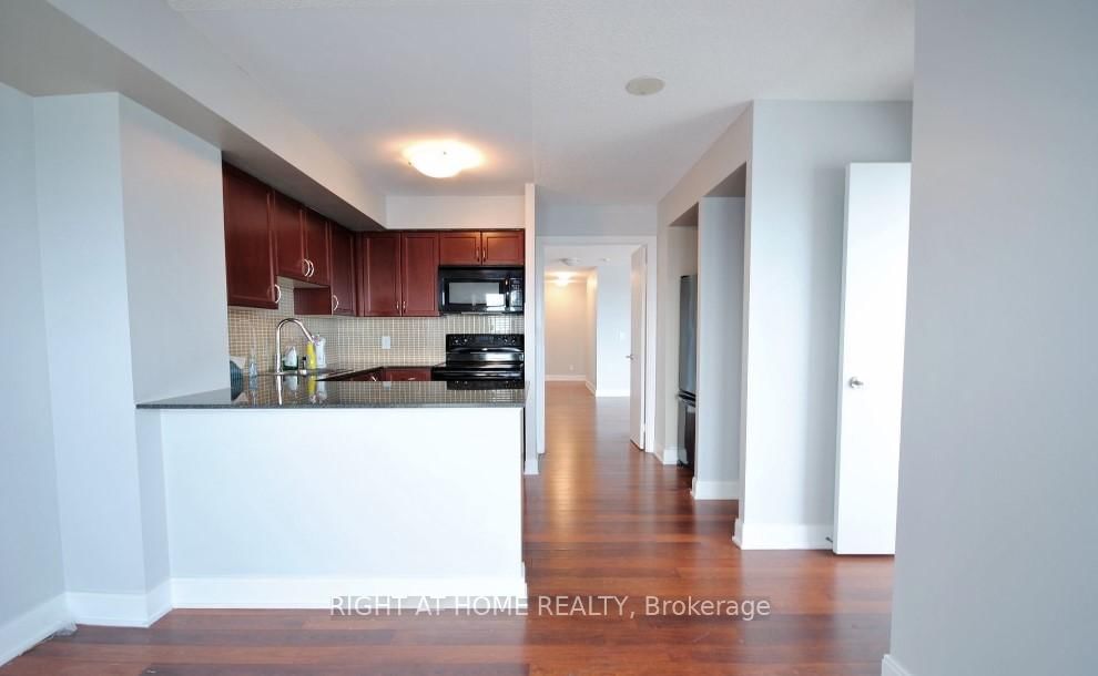 125 VILLAGE GREEN Sq, unit 3703 for rent