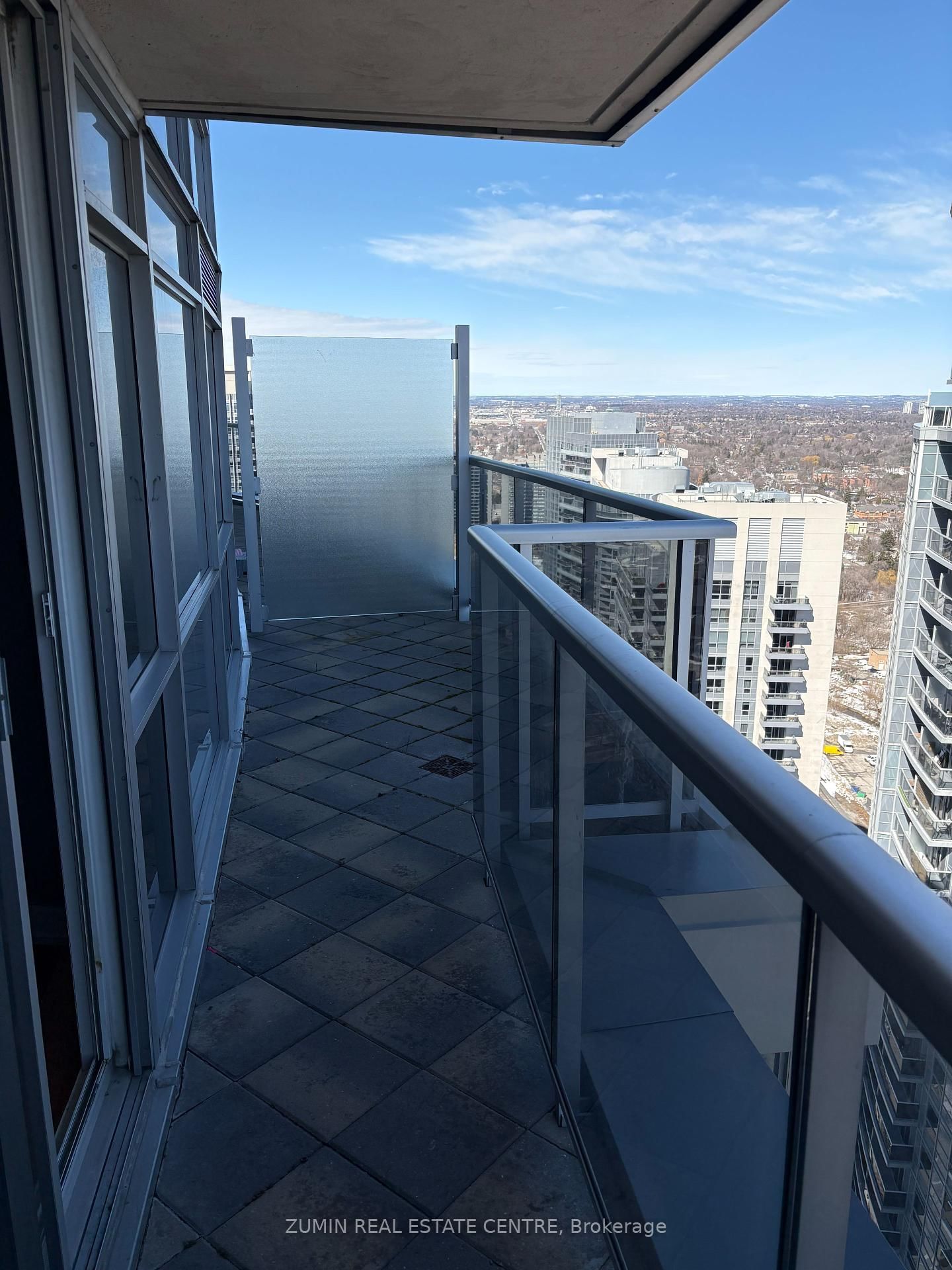 125 Village Green Sq, unit 3711 for rent