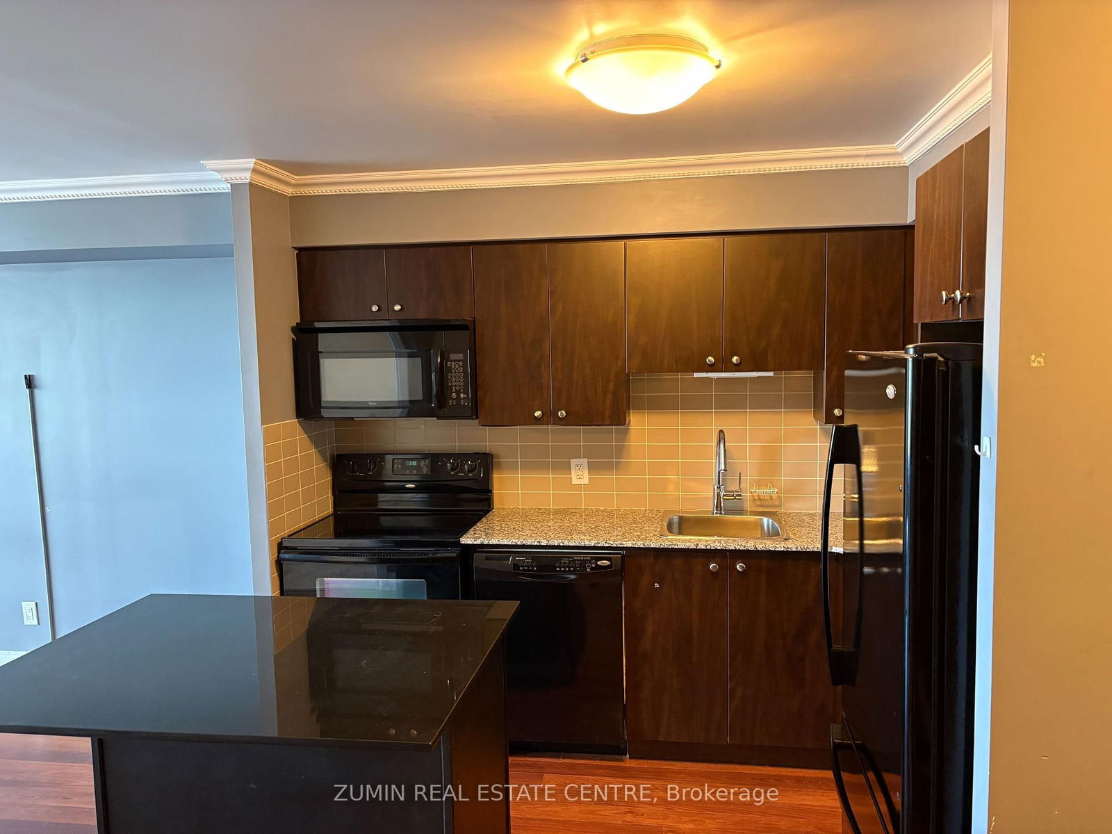 125 Village Green Sq, unit 3711 for rent