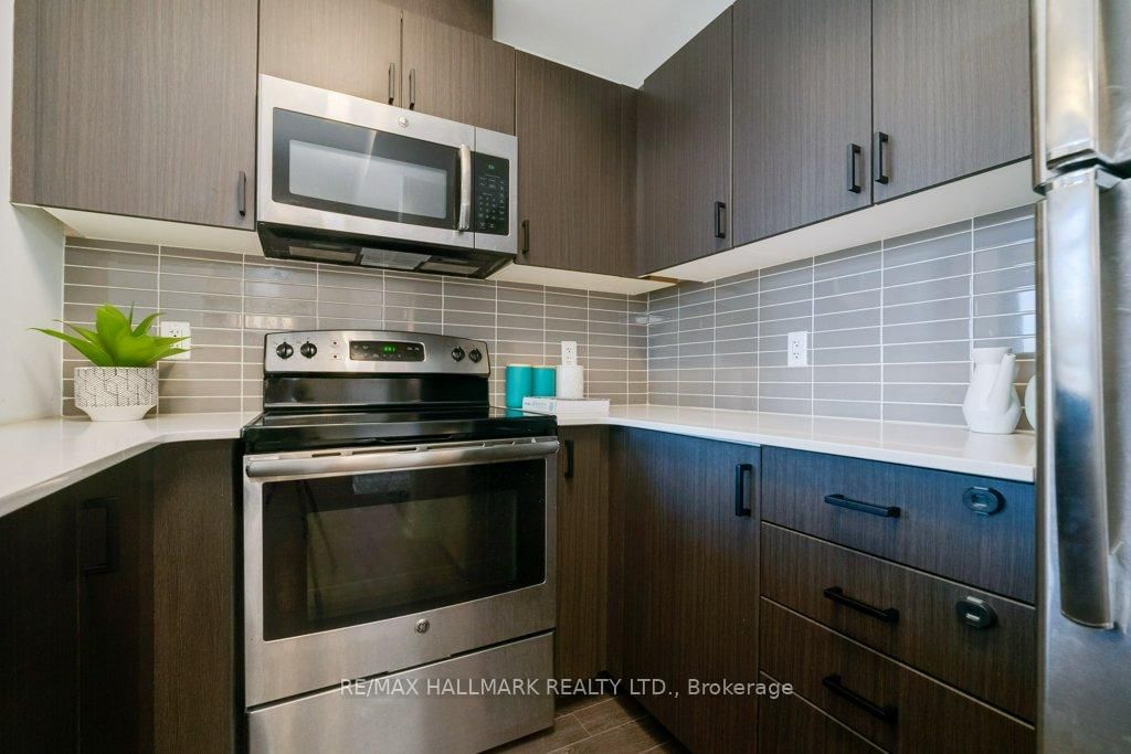 3560 St. Clair Ave E, unit 205 for sale