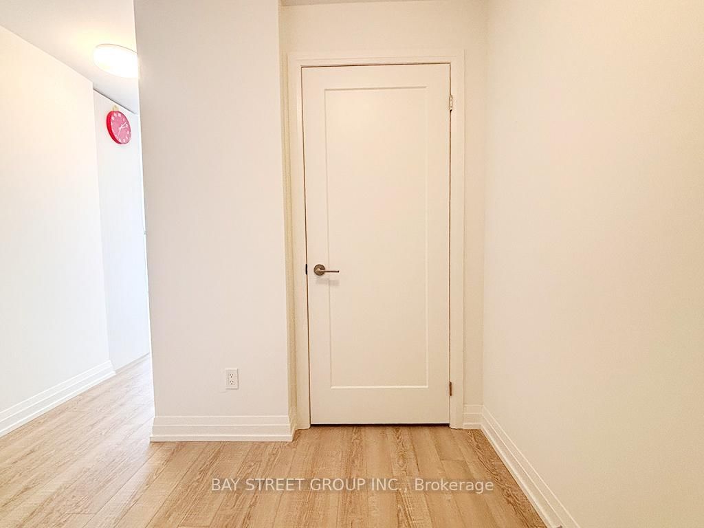 286 Main St, unit 2703 for rent