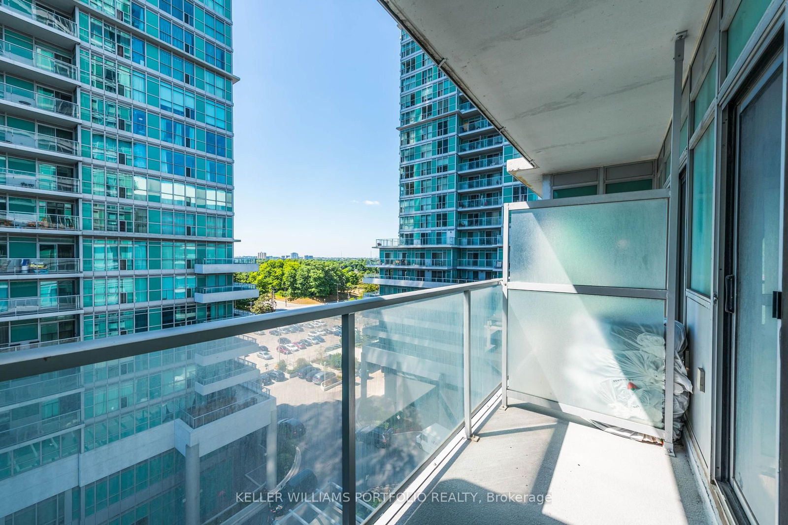 70 Town Centre Crt, unit 806 for rent