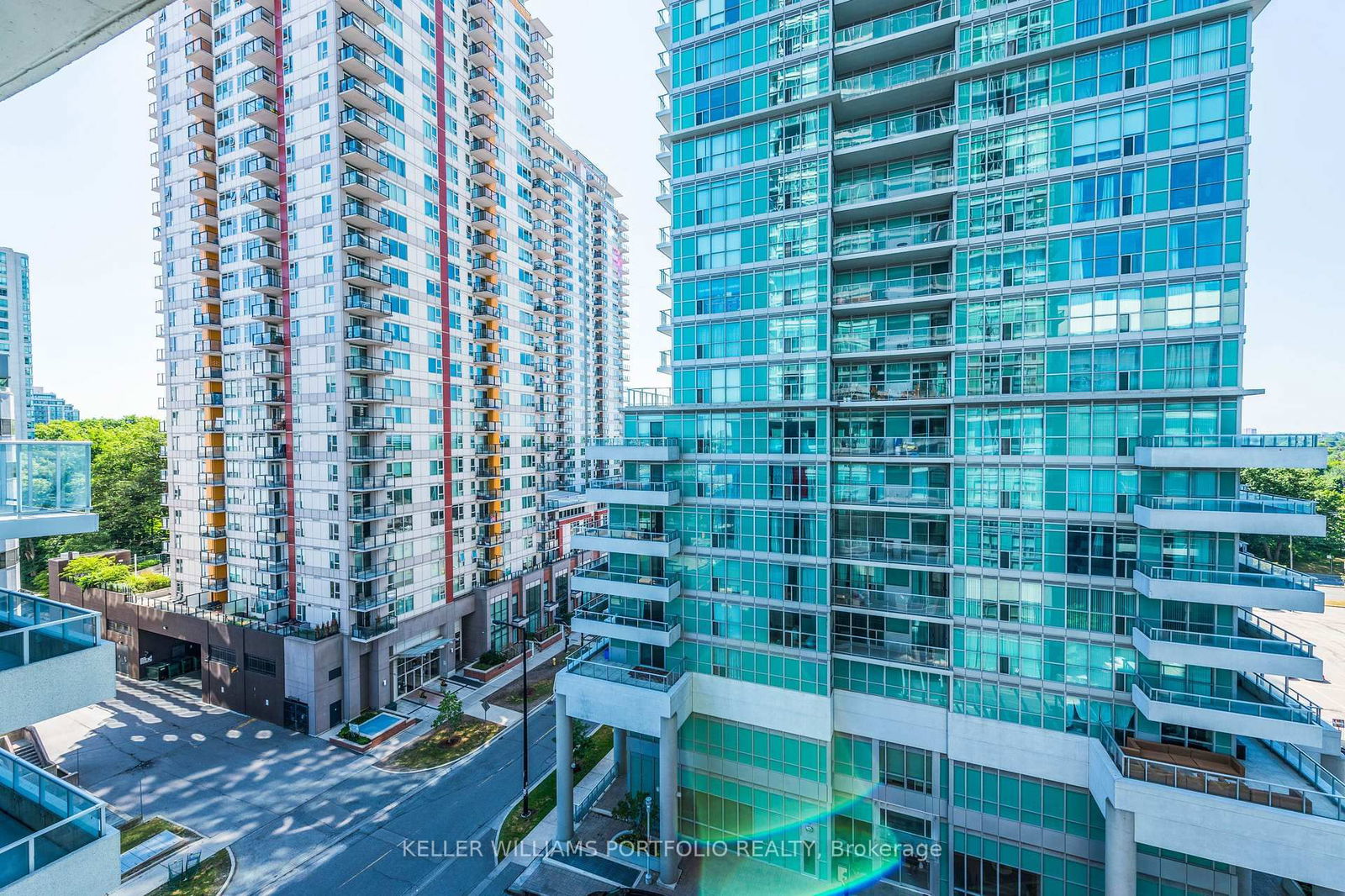 70 Town Centre Crt, unit 806 for rent