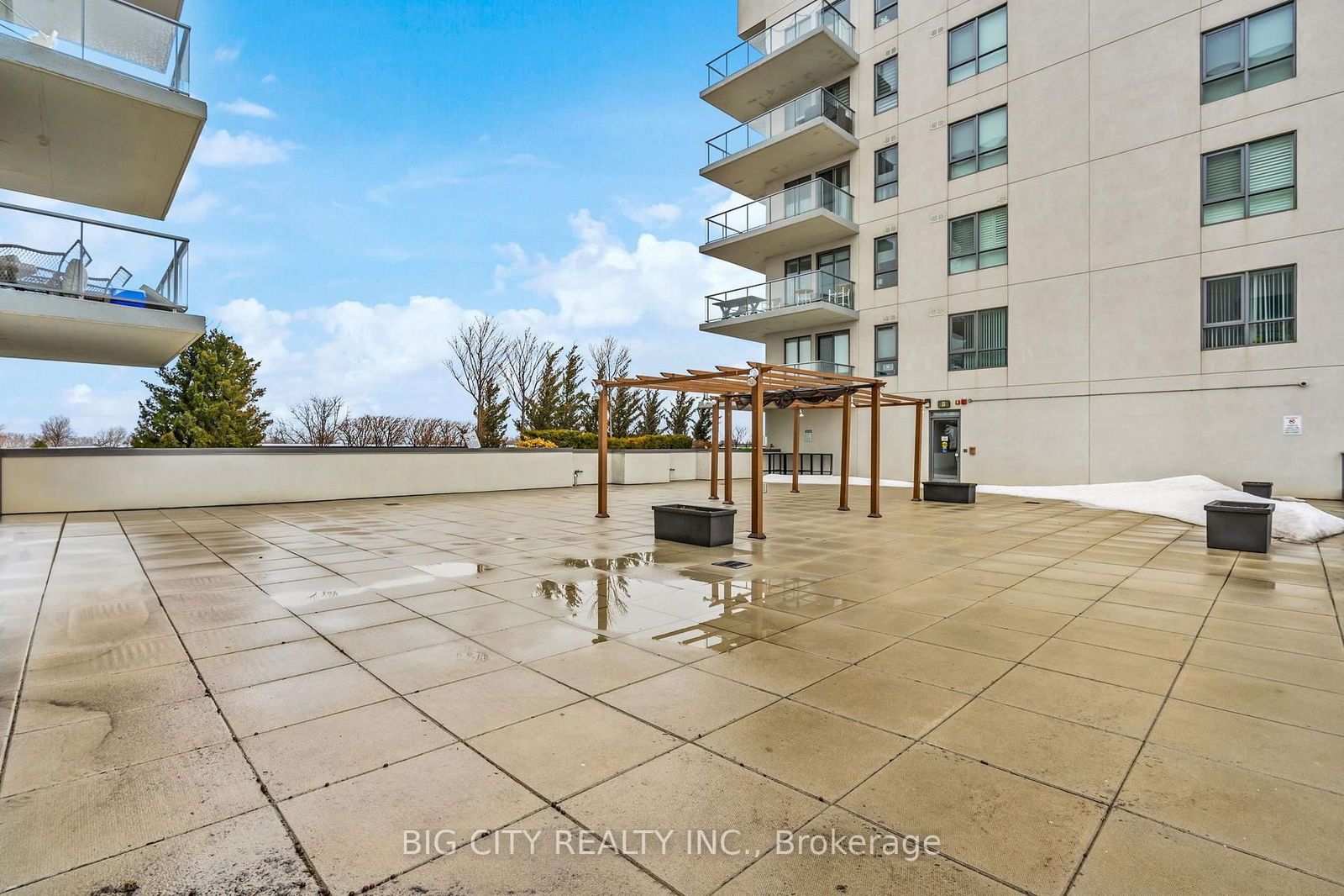 22 East Haven Dr, unit 202 for sale